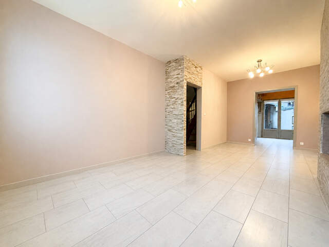 AMIENS - QUARTIER SAINT ACHEUL - 4 CHAMBRES - COUR - CAVE — photo du bien