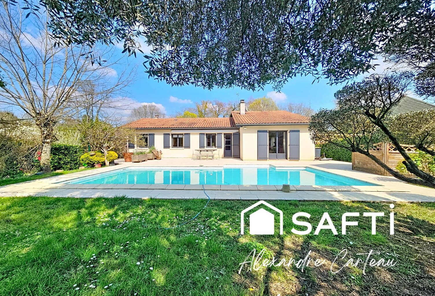 Maison 145 m², piscine, grand garage, 1500 m² de terrain — photo 1