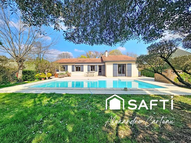 Maison 145 m², piscine, grand garage, 1500 m² de terrain — photo 1
