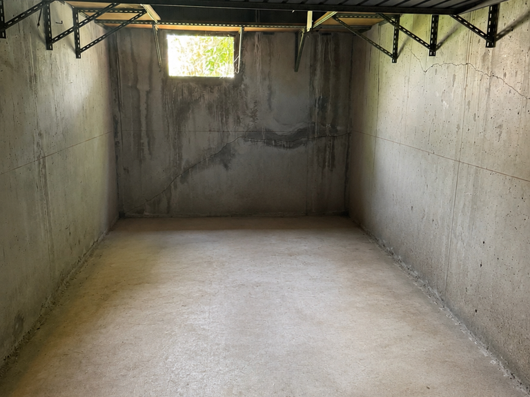 GARAGE - BOX FERME ROQUEBRUNE-CAP-MARTIN — photo 1