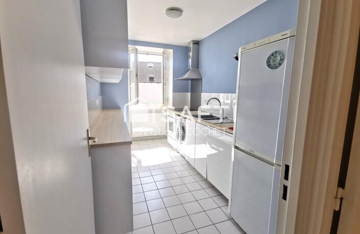 Très bel appartement T3 proche gare de Melun à pied avec balcon, cave et box en s/sol — photo 3