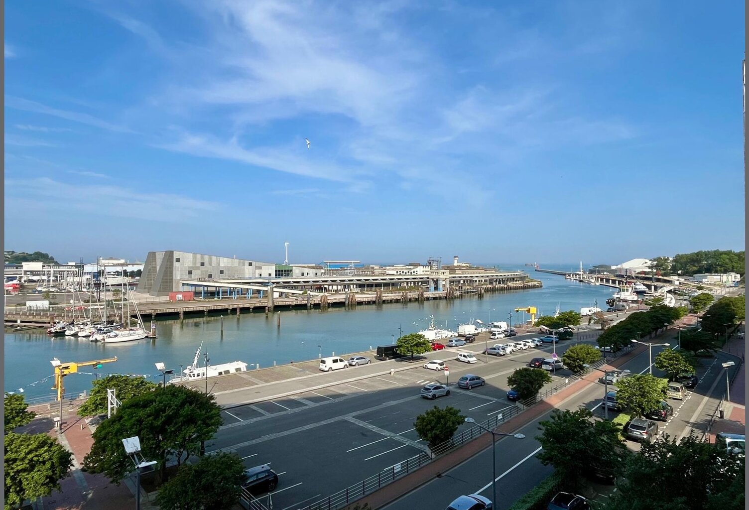 Appartement lumineux avec balcon et vue mer — photo 1