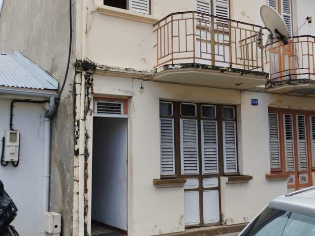 Petit immeuble — photo du bien