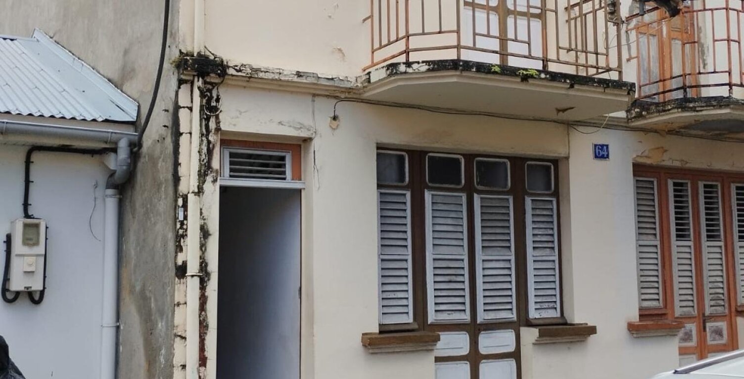 Petit immeuble — photo 1