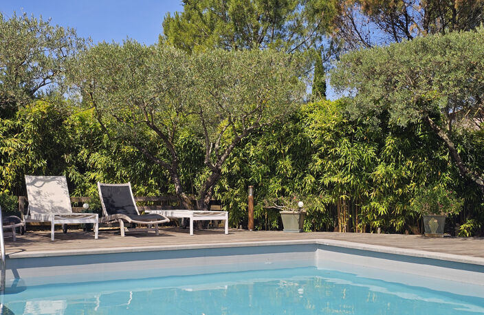 Belle villa d'architecte avec piscine et grand terrain arboré — photo 5