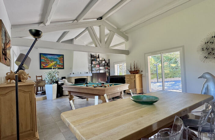 Villa de Type 6 avec piscine, terrain arboré, garage et Pool-house — photo 4