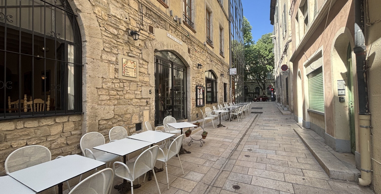 RESTAURANT AU COEUR DE NIMES PROCHE VICTOR HUGO — photo 1