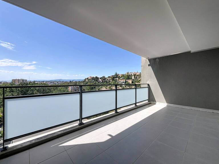 VENTE - SAINT RAPHAEL PROCHE CENTRE VILLE - APPARTEMENT 3 PIECES AVEC PARKING — photo 1