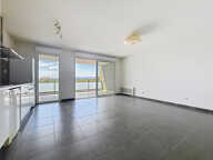 VENTE - SAINT RAPHAEL PROCHE CENTRE VILLE - APPARTEMENT 3 PIECES AVEC PARKING — photo 3