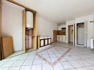 VENTE - FREJUS - PROCHE CENTRE - STUDIO DE 26M2 EN REZ DE CHAUSSEE AVEC PISCINE, PARKING ET CAVE — photo 2