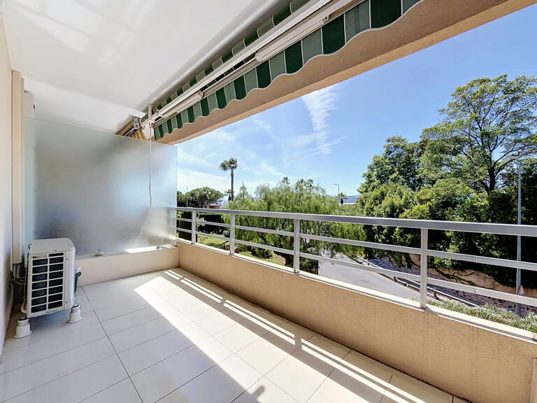 VENTE EN EXCLUSIVITE - SAINT-RAPHAËL - SANTA LUCIA - STUDIO AVEC PARKING ET CAVE. — photo 1