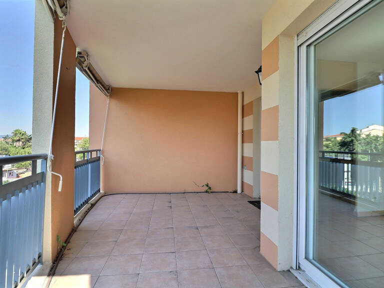 VENTE - FREJUS - APPARTEMENT 4 PIECES DE 83M2 — photo 1