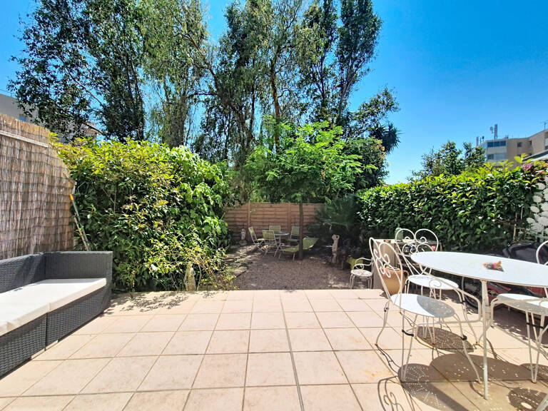 VENTE - FREJUS PLAGE - Magnifique appartement 2 pièces 54m2 en rez-de-jardin avec parking — photo 1