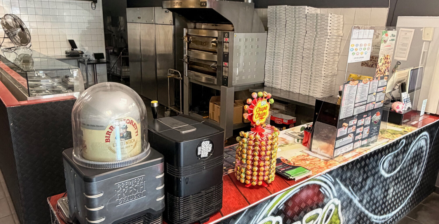 PIZZERIA À VENDRE   LE MAS DAVEZIEUX — photo 1
