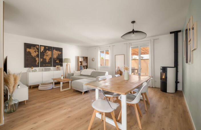 Maison de plain pied rénovée à Mions — photo 2