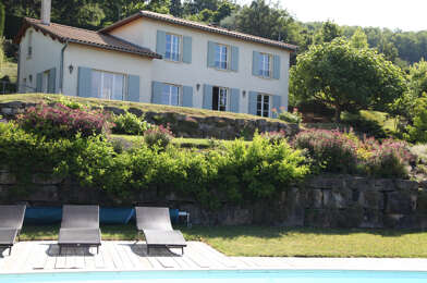 Maison 8 pièces 3900 €