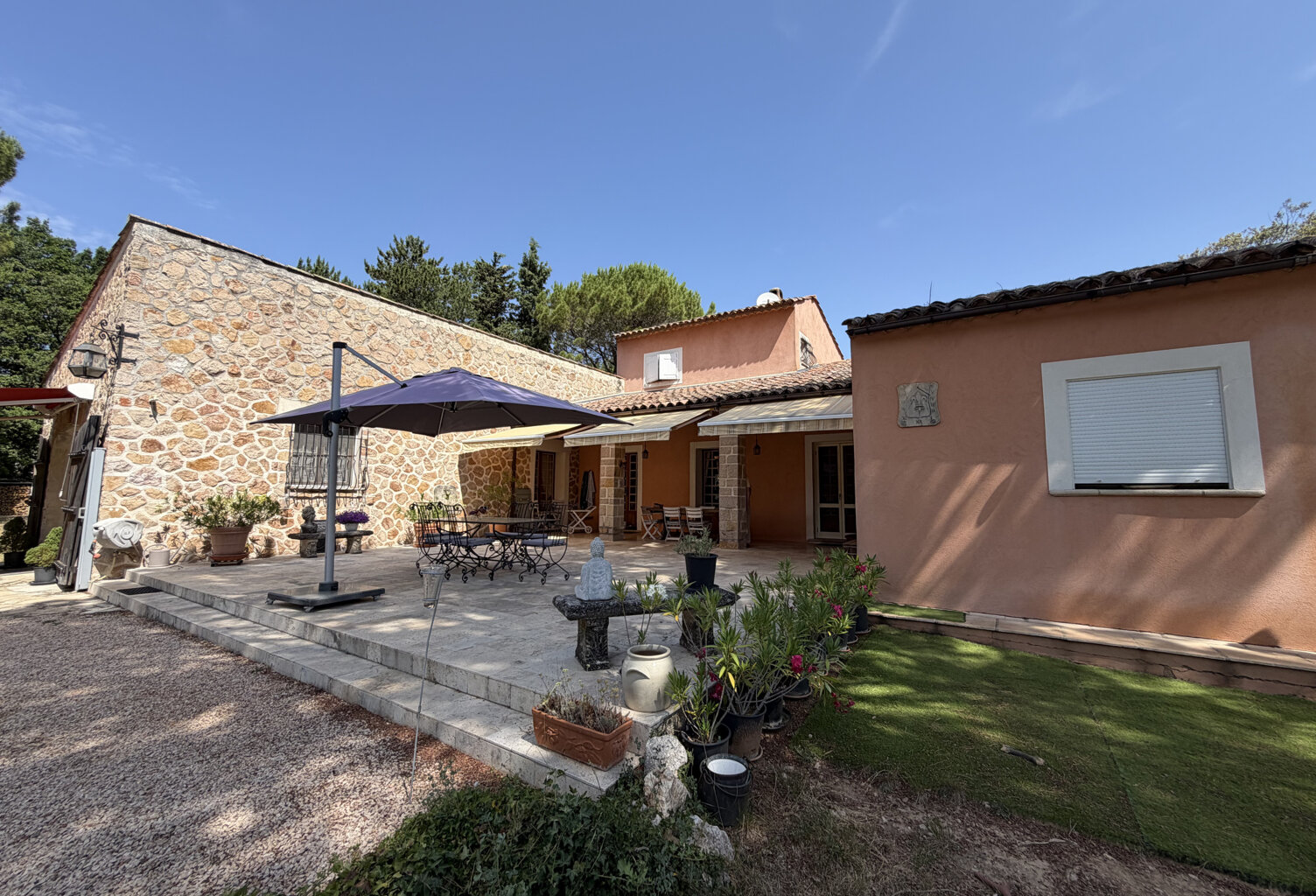 Régusse propriété de 210m2 — photo 1