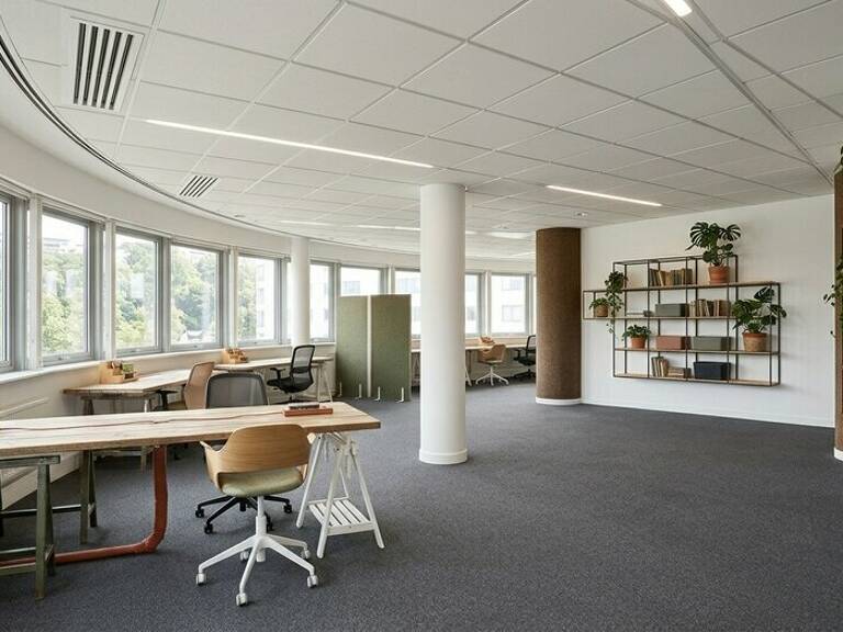 BUREAUX à LOUER — photo 1