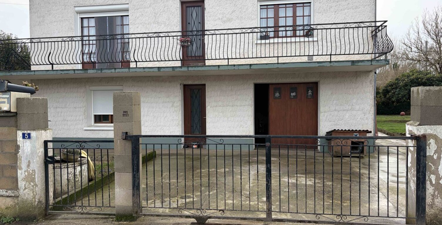 Maison AVEC TERRAIN — photo 1