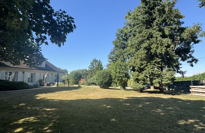 Vente Maison/villa 8 pièces — photo 2