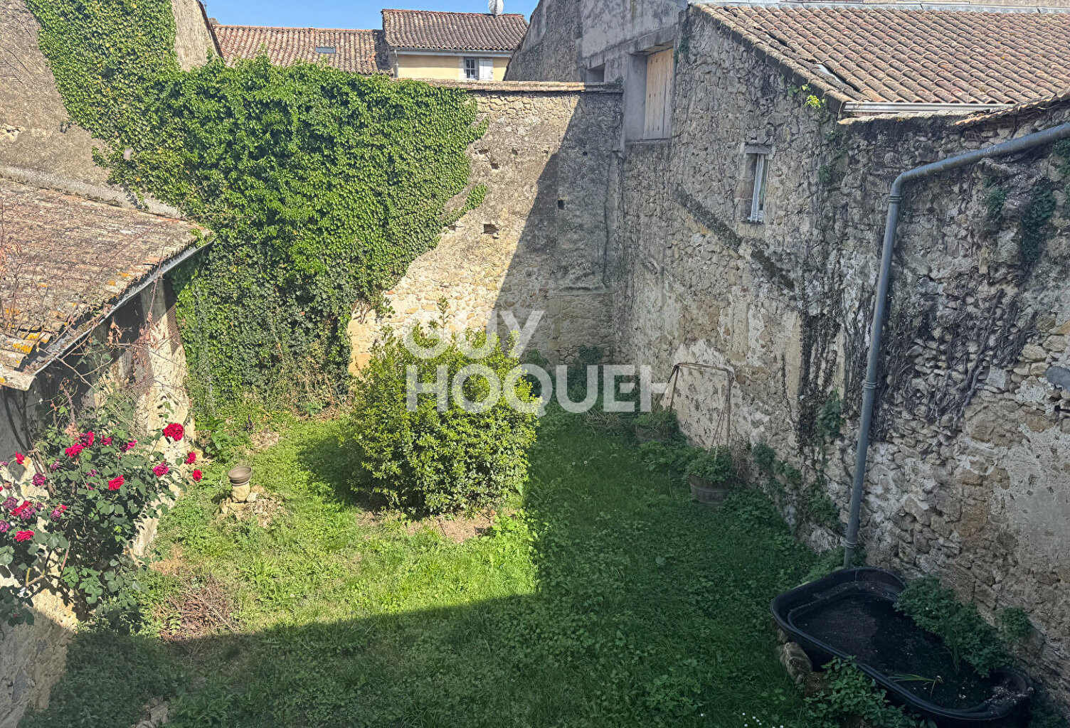 Maison de ville avec cour et garage — photo 1
