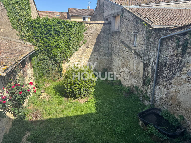 Maison de ville avec cour et garage — photo 1