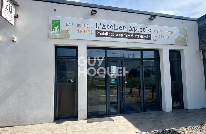 Local commercial avec parking au bord d'un axe passant — photo 2