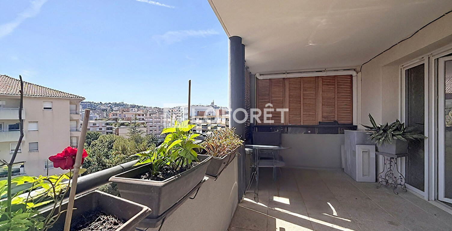Appartement-T4-Marseille-8e-Terrasses-Vue-Dégagée-Traversant — photo 1