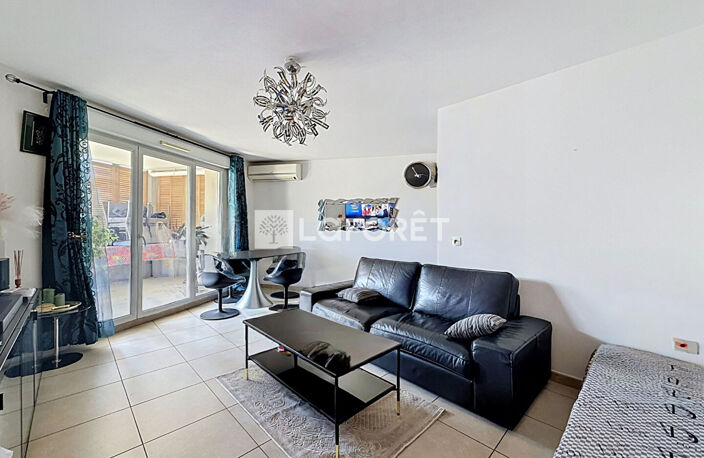 Appartement-T4-Marseille-8e-Terrasses-Vue-Dégagée-Traversant — photo 2