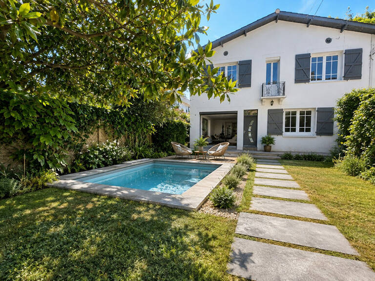 BLAGNAC  Maison familiale de caractère en bord de Garonne 146 m² hab — photo 1