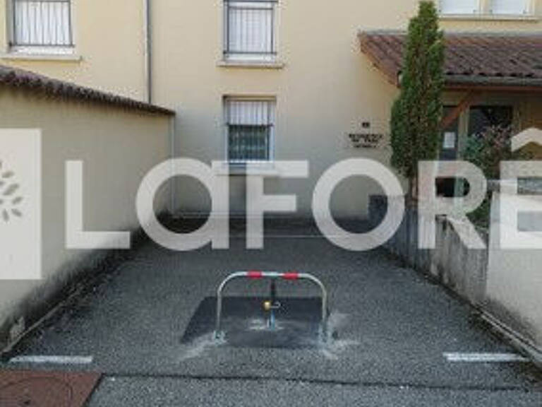 Place de stationnement - LA COTE SAINT ANDRE  - CENTRE VILLE — photo 1