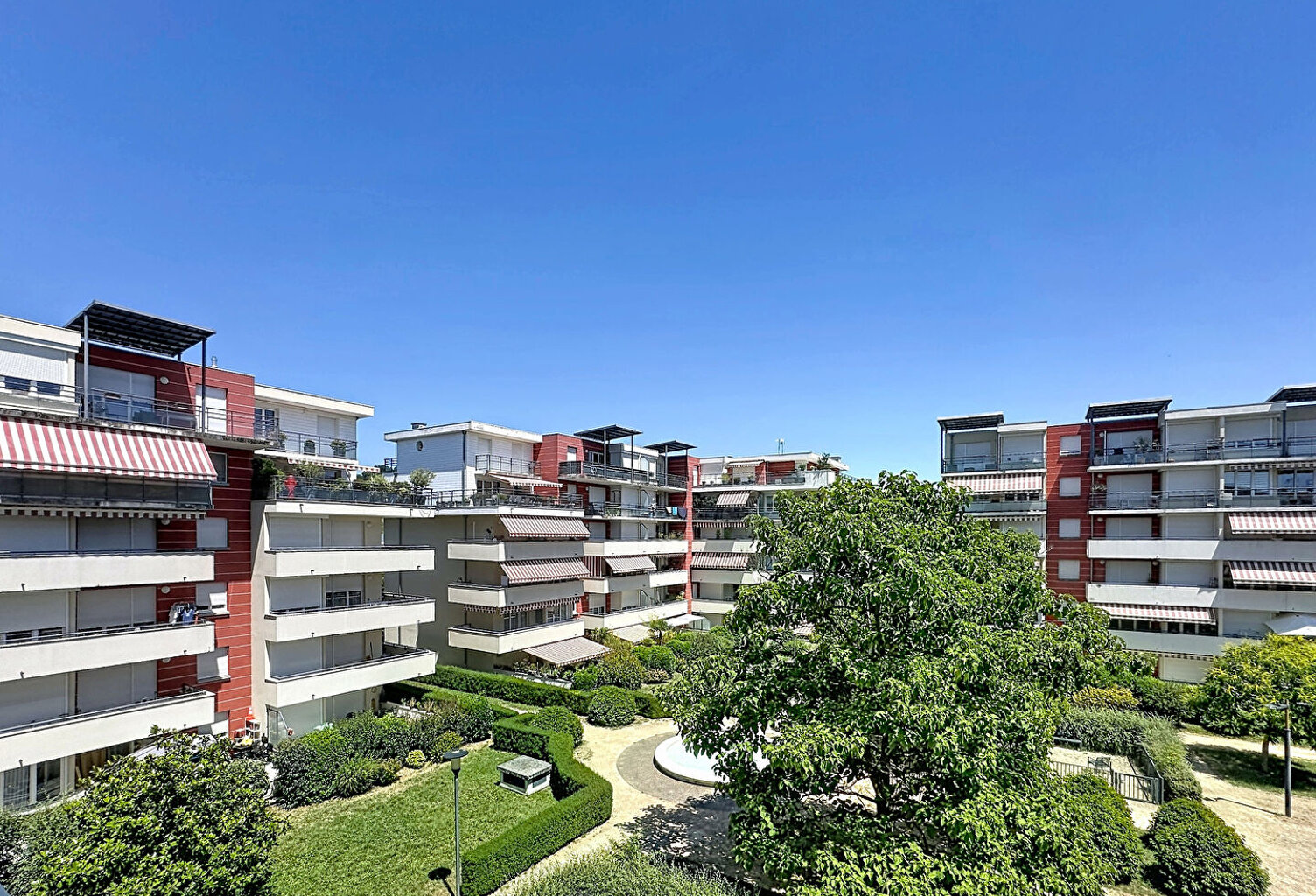 Appartement Bourgoin Jallieu 4 pièce(s) 82.20 m2 — photo 1