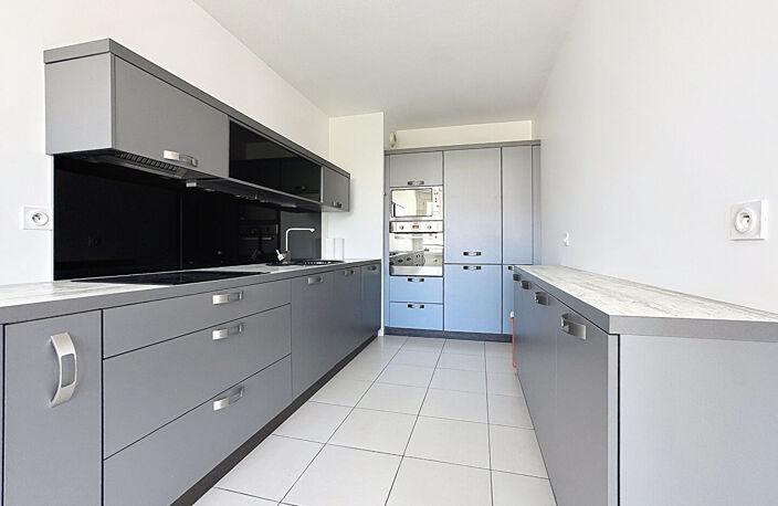 Appartement Bourgoin Jallieu 4 pièce(s) 82.20 m2 — photo 2