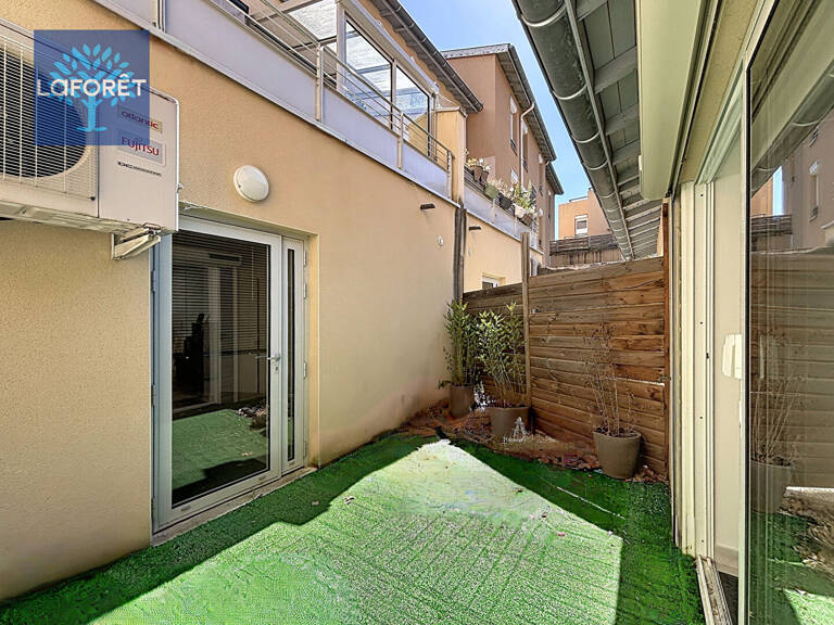 À vendre - Local commercial de 81 m² - Chaponost — photo 1