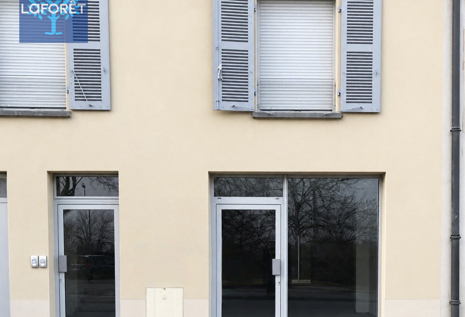 À vendre - Local commercial de 81 m² - Chaponost — photo 1