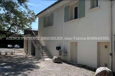 Appartement 4 pièces 890 €