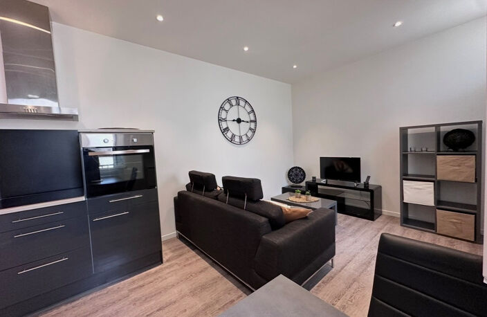 EXCLUSIVITÉ INVESTISSEMENT, T2 RÉNOVÉ, MEUBLÉ ET DÉJÀ LOUÉ AU COEUR DE PAU — photo 2