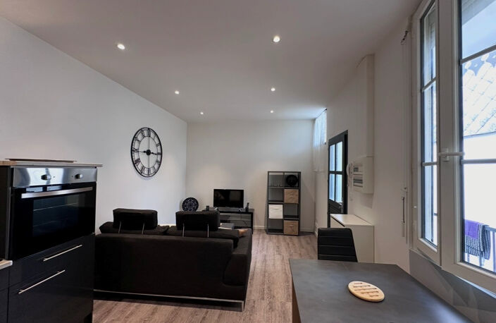 EXCLUSIVITÉ INVESTISSEMENT, T2 RÉNOVÉ, MEUBLÉ ET DÉJÀ LOUÉ AU COEUR DE PAU — photo 3