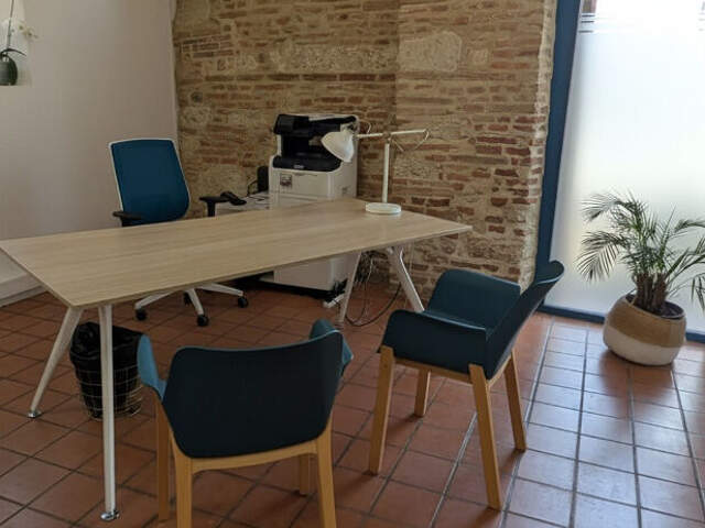 Bureaux Isle Jourdain 4 pièce(s) 140 m2 — photo du bien