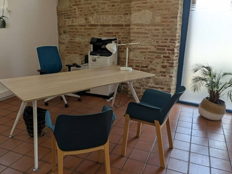 Bureaux Isle Jourdain 4 pièce(s) 140 m2 — photo 1