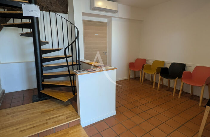Bureaux Isle Jourdain 4 pièce(s) 140 m2 — photo 3