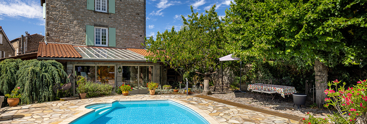 Maison 10 Pièces 280 m² à vendre à Soucieu-en-Jarrest (69510)