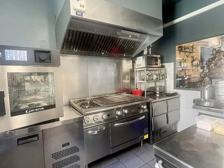 Restaurant — photo 1