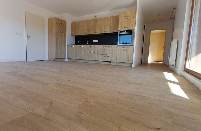 Dernier étage - T3 - terrasse 72m² — photo 2