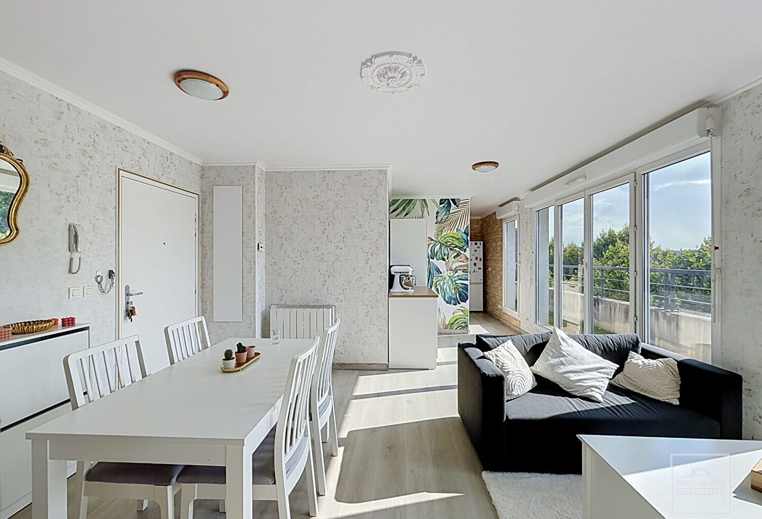 BEAU T2 AU DERNIER ETAGE AVEC GARAGE — photo 1