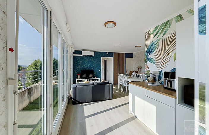 BEAU T2 AU DERNIER ETAGE AVEC GARAGE — photo 3