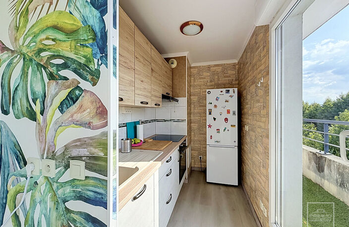 BEAU T2 AU DERNIER ETAGE AVEC GARAGE — photo 5