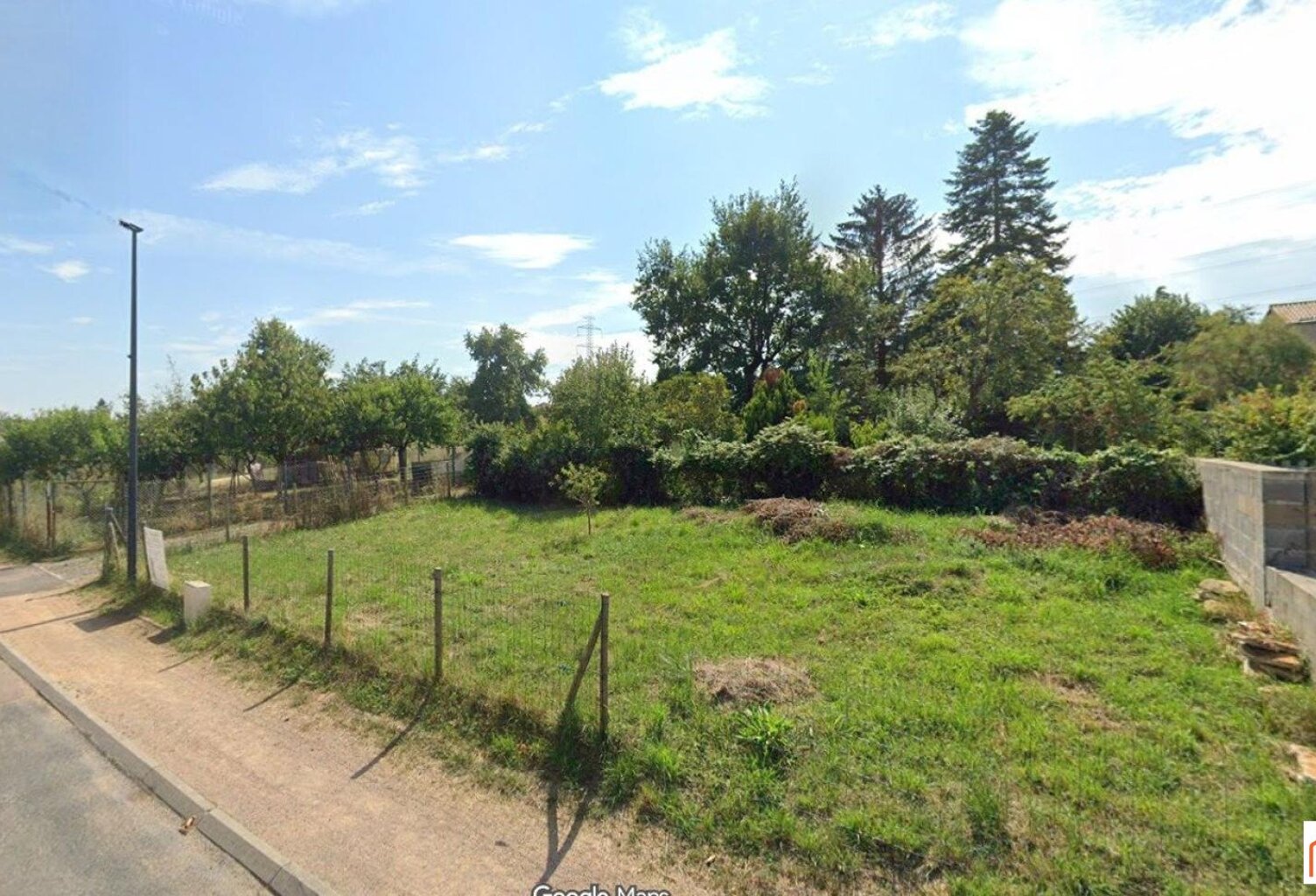 Joli terrain proche du centre — photo 1