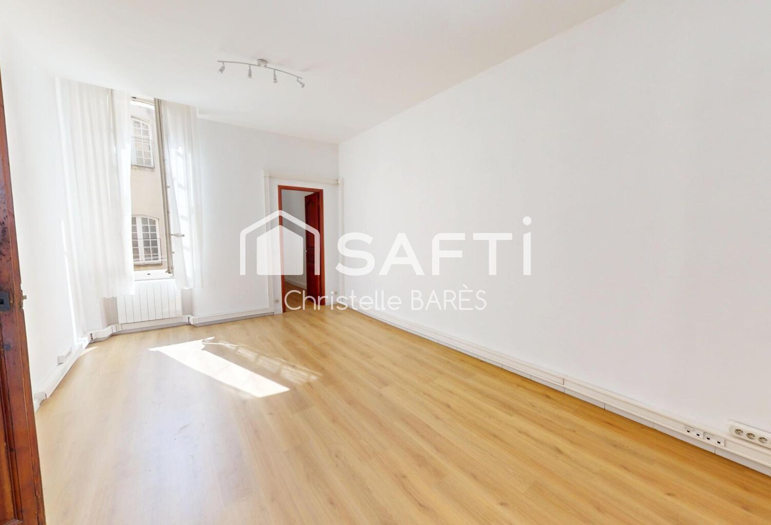Toulon Centre  Grand appartement 98 m² au cœur de la ville  Ascenseur — photo 1