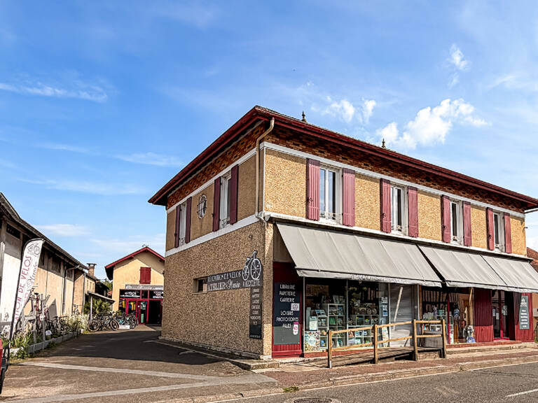 Au coeur du village de Lit-et-Mixe, découvrez cet ensemble im — photo 1